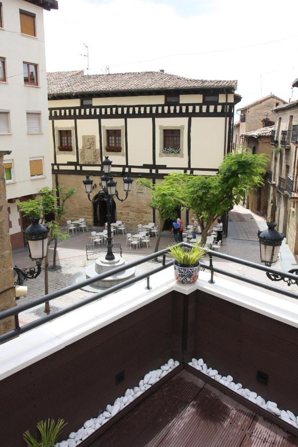 Edificio Privado Con Terraza Lägenhet Haro Exteriör bild