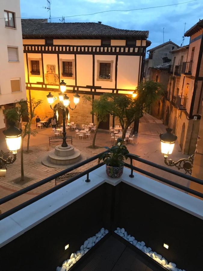 Edificio Privado Con Terraza Lägenhet Haro Exteriör bild